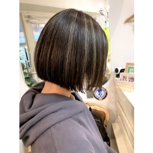 白髪ぼかしにも◎オリーブグレージュハイライトボブ梅ヶ丘美容室