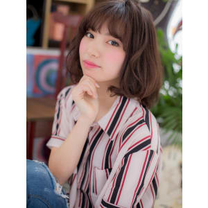 大人かわいい透け感くせ毛風エアリーミディ　ゆるふわ巻き