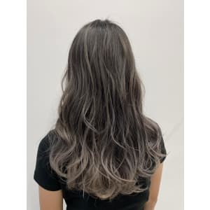 シルバーグレージュ