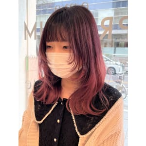 顔周りレイヤー×セミロング×カシスピンクカラー