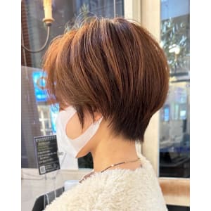 大人可愛い束感　耳掛けひし形小顔丸みショートボブ【近藤】横浜