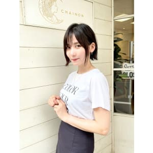 前髪ありタイトスタイル大人美人ショートボブ30代梅ヶ丘美容室