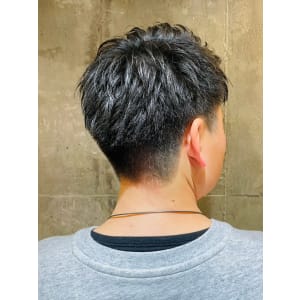 アップバングショート　ツーブロック　10代20代30代