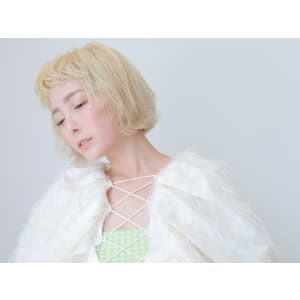 ハイトーン 金髪ボブ ショートボブ ニュアンス 韓国ヘア