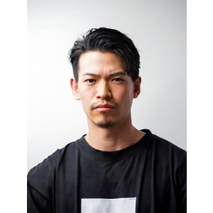 大人男髪かき上げショート