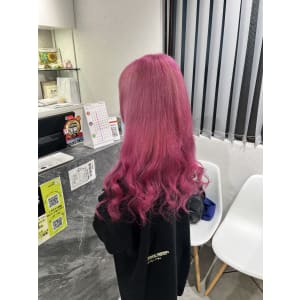 miu&橋本愛海　鮮やかなピンクグラデーション