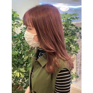 ピンクベージュ×ゆる巻セミロング