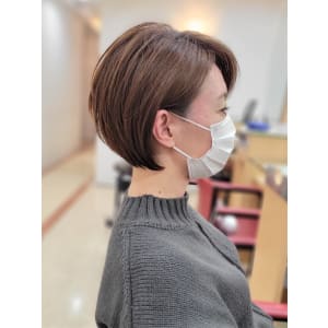 ミルクチョコレートカラー×大人の丸みショートボブ
