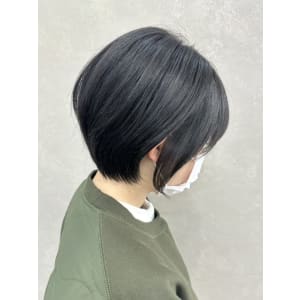 黒髪ショートボブ