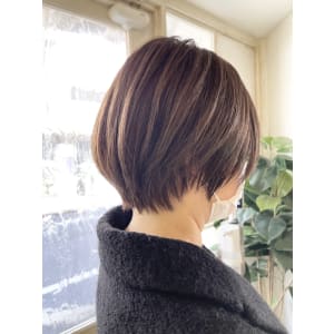 小顔みえ骨格補正丸みショート白髪ぼかし40代髪型梅ヶ丘美容室