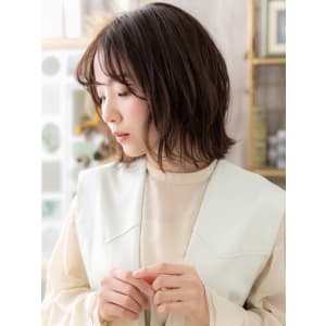透け感小顔バレイヤージュ外ハネミディアム　リラクシー
