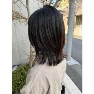 外ハネスタイル☆これ縮毛矯正かけたてです