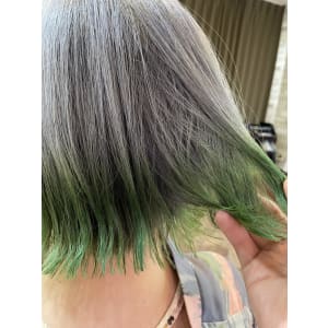 鮮やかシルバーとグリーンの裾カラー☆《佐藤》