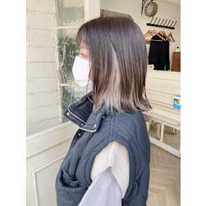 春夏人気インナーカラーホワイトベージュのコントラストカラー