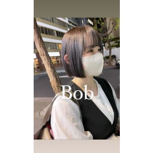 収まりも手触りも良いグレージュボブ