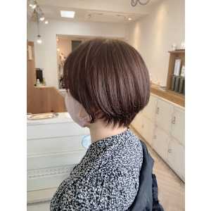 まるみあるくびれショート小顔効果の顔周りカット似合わせ