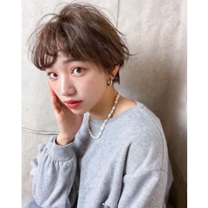 三軒茶屋_レディース_ショート_コテ巻き_パーマ_ミルクティ