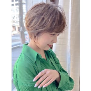 ふんわり美シルエットのショートスタイル