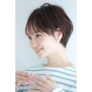大人可愛い前髪ありショート