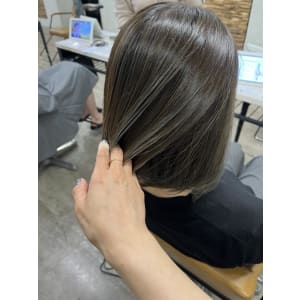 白髪ぼかしハイライトイルミナカラー池袋