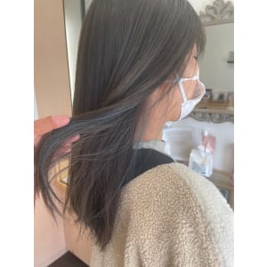 控えめイヤリング - Hair Make 3【ヘアーメイクスリー】掲載中