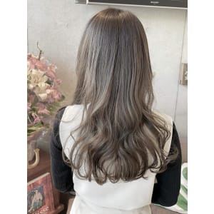 ブリーチなしのくすみベージュ - EMU international 春日部本店【エムインターナショナル】掲載中