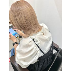 《kitin吉祥寺》　シルキー　ベージュ　ボブ
