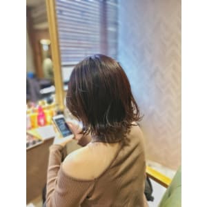 ひし形外ハネボブ大人可愛い20代30代40代小顔暗髪鎖骨ミデ