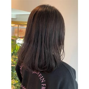 ダークアッシュ×ふんわりセミディ - e.m.a PREMIUM BEAUTY SALON【イーエムエープレミアムビューティーサロン】掲載中