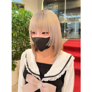 ホワイトブロンド×顔周りカット - e.m.a PREMIUM BEAUTY SALON【イーエムエープレミアムビューティーサロン】掲載中