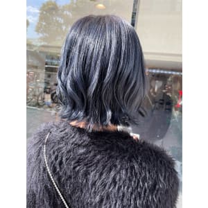 ネイビーブルー×くびれボブ