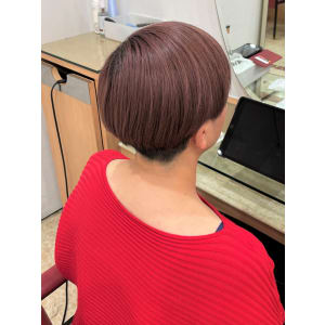 ピンクブラウン×大人マッシュショート