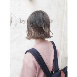 バレイヤージュ風グラデーション×アッシュベージュ - W by GRITTERs【ダブルバイグリッター】掲載中