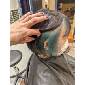 インナーカラー ボブ グリーン ヘムライト ニュアンス - BROCANTE LUXBEブロカントラックスビー立川北口店【ブロカントラックスビータチカワキタグチテン】掲載中