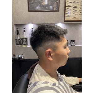 前上げミドルフェード - メンズ専門理容室　BroTokyo BARBERSHOP 有楽町店【メンズセンモンリヨウシツブロートーキョーバーバーショップユウラクチョウテン】掲載中