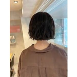直毛さんへ、切りっぱワンレングス×くせ毛風パーマで朝楽に♪