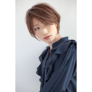 20代30代40代／ナチュラルレイヤーショートボブ