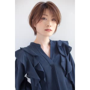20代30代40代／ナチュラルレイヤーショートボブ