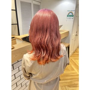 ペールピンク × オレンジ