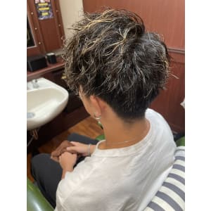 ツイストスパイラル - メンズ専門理容室 BroTokyo BARBERSHOP 有楽町店【メンズセンモンリヨウシツブロートーキョーバーバーショップユウラクチョウテン】掲載中