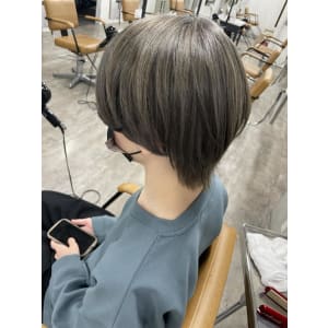 メンズハイトーングレージュくすみカラー