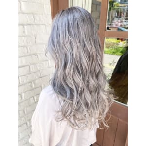 ホワイトグレージュ - Oggi 西新店【オッジニシジン】掲載中
