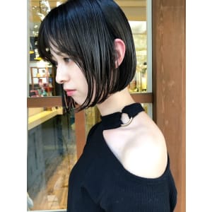 大人可愛い前下がりボブ