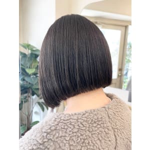 ヘアドネーション級イメチェンあごライン切りっぱなしボブ梅ヶ丘 - CHAINON【シェノン】掲載中