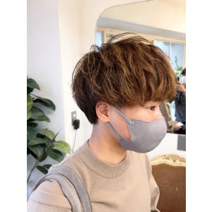 ツイストスパイラルを活かしたマニッシュショート春カラー
