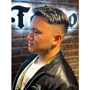 スキンフェード×ハイトーングラデーション - メンズ専門理容室 BroTokyo BARBERSHOP 有楽町店【メンズセンモンリヨウシツブロートーキョーバーバーショップユウラクチョウテン】掲載中