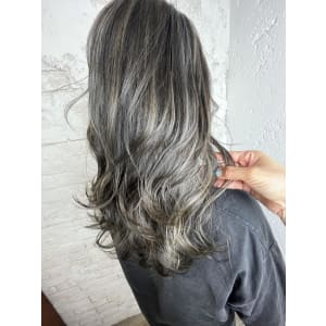 白髪ぼかしハイライトイルミナカラー - agir hair 池袋【アジールヘア】池袋駅東口店【アジールヘア イケブクロ イケブクロヒガシグチテン】掲載中