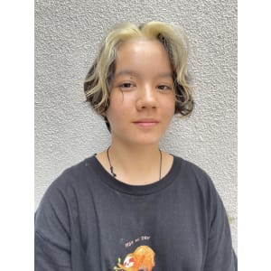 抜きっぱなし前髪インナーカラー