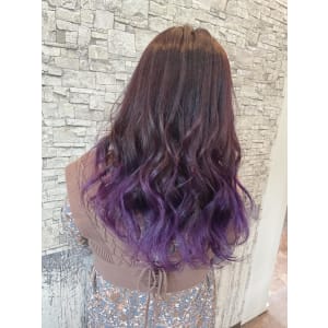 少し毛先にしっかりと【ムラサキ】