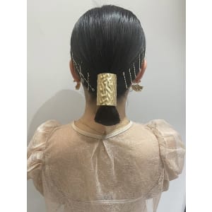 タイトシニヨン【池袋美容室　uchla】